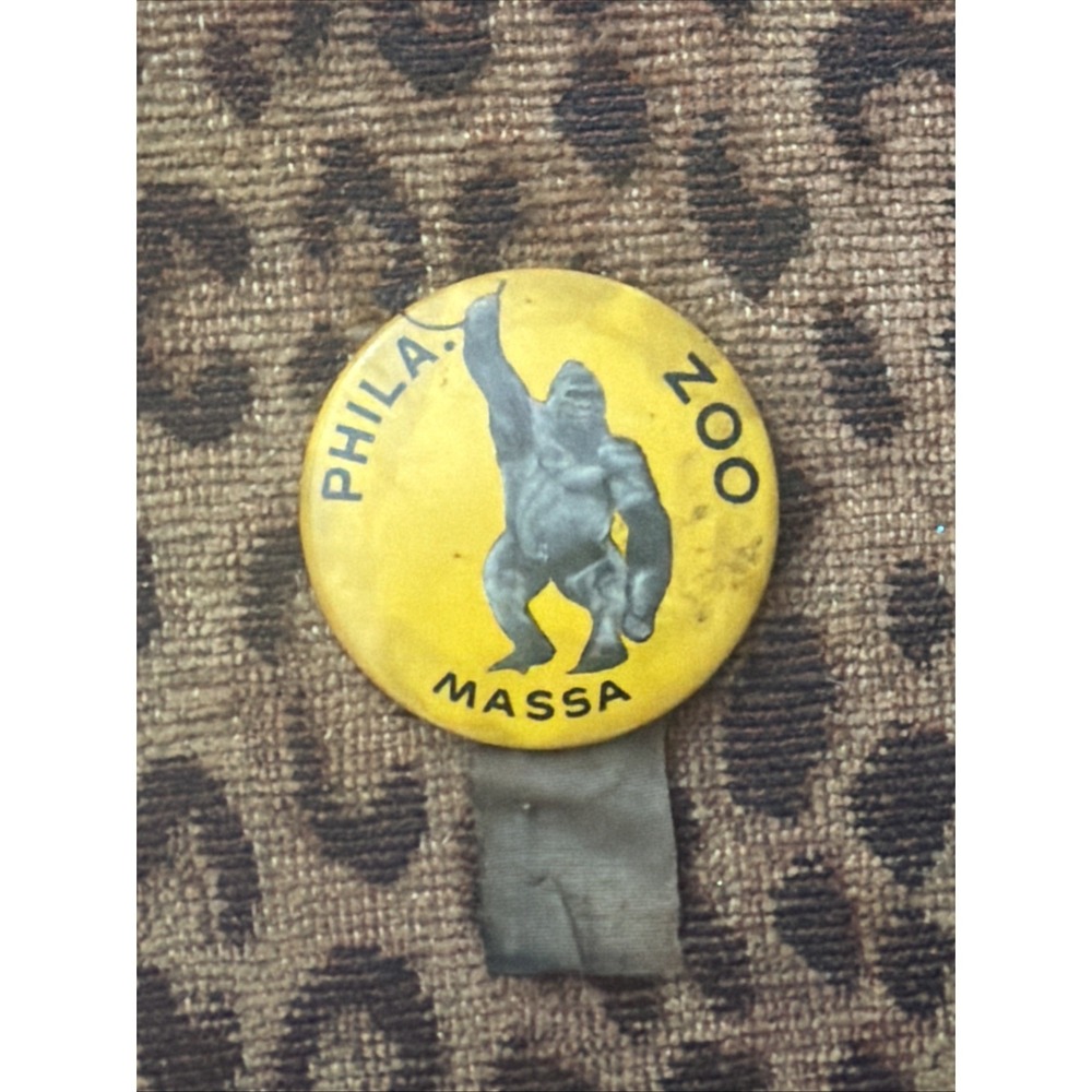 Philadelphia Zoo 'Massa' Gorilla Souvenir Pin-back Hat Lapel Button VTG